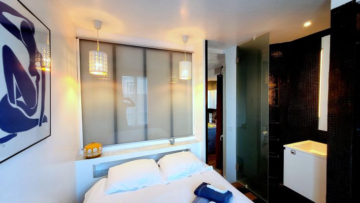 Double bed independent room Nice Bonaparte